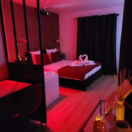 Nuit D'Evasion Love Room Avec Baignoire Balneotherapie Toulon Bagian luar foto