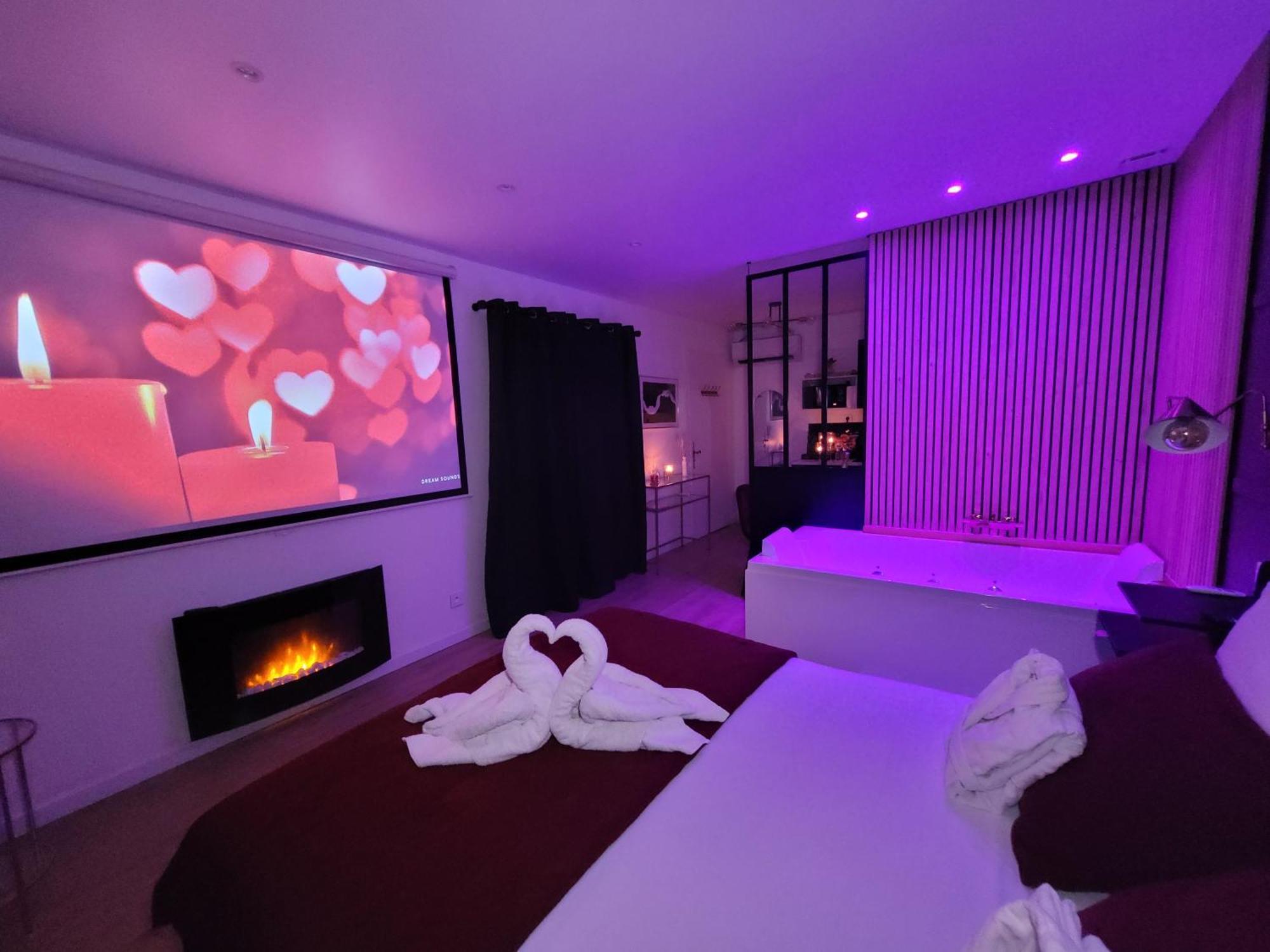 Nuit D'Evasion Love Room Avec Baignoire Balneotherapie Toulon Bagian luar foto