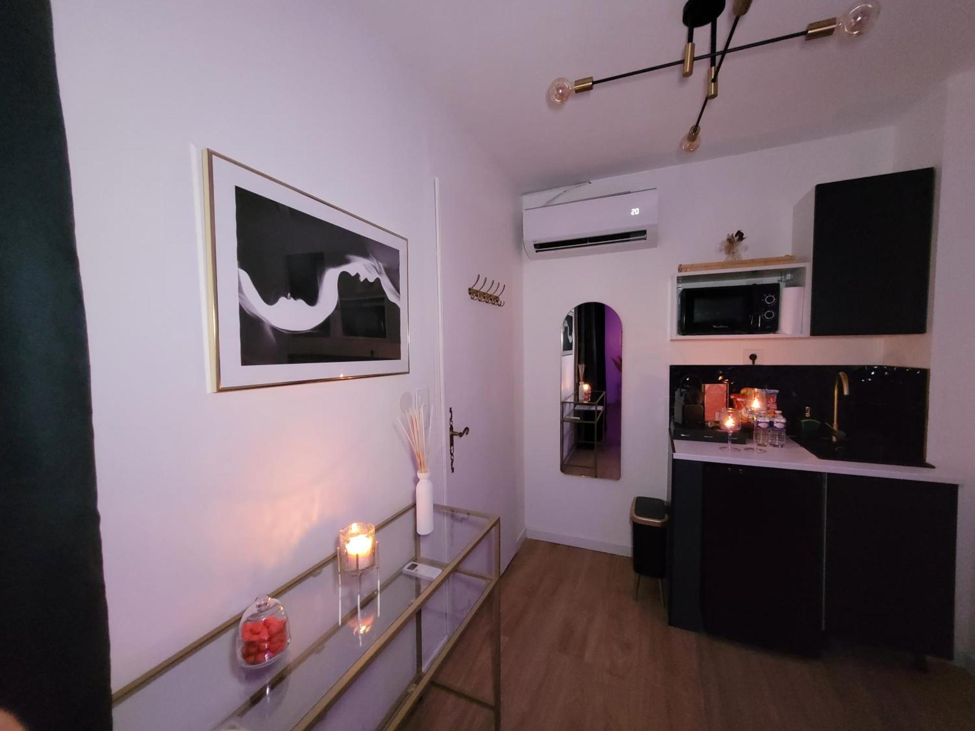 Nuit D'Evasion Love Room Avec Baignoire Balneotherapie Toulon Bagian luar foto